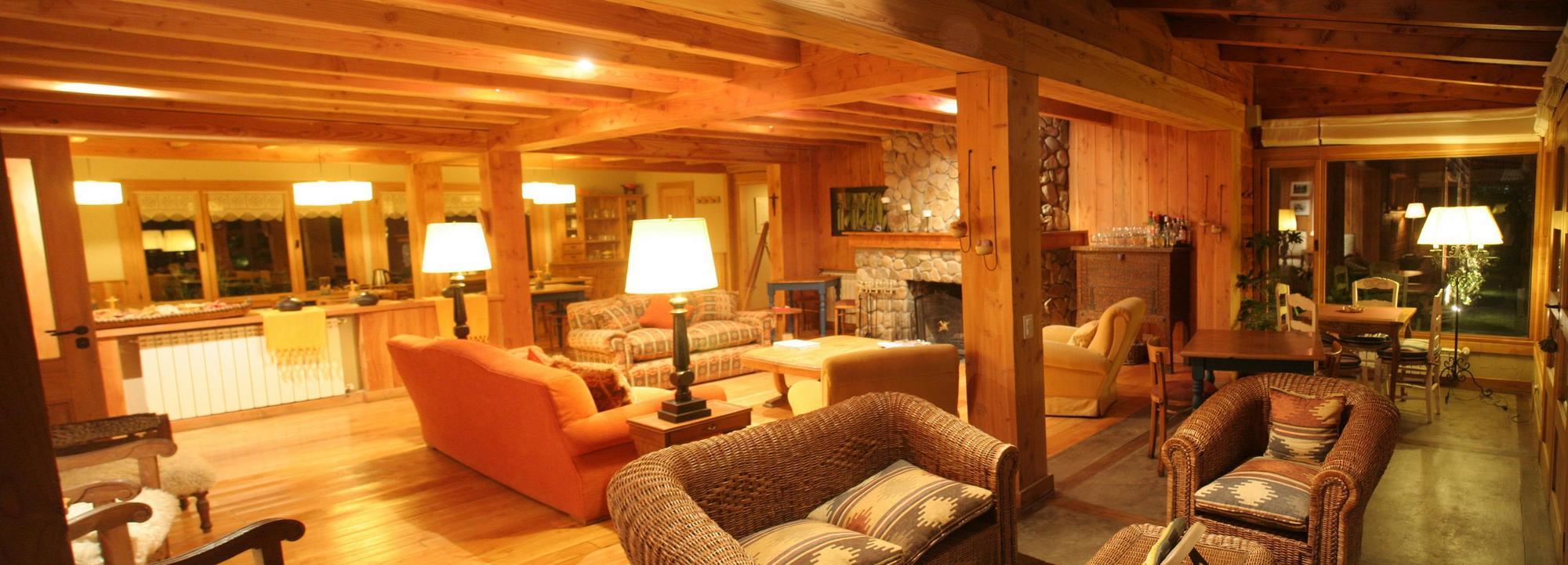 Hosteria El Establo Вилья-ла-Ангостура Экстерьер фото