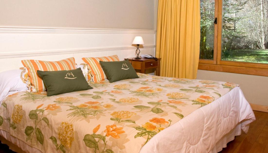 Hosteria El Establo Вилья-ла-Ангостура Экстерьер фото